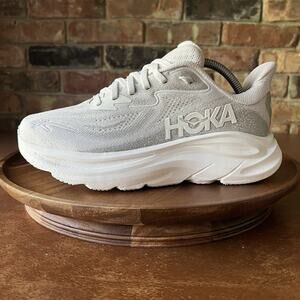 Hoka One One Women Clifton 10 Max Cushion White Running Shoes Sneakers Size 7B